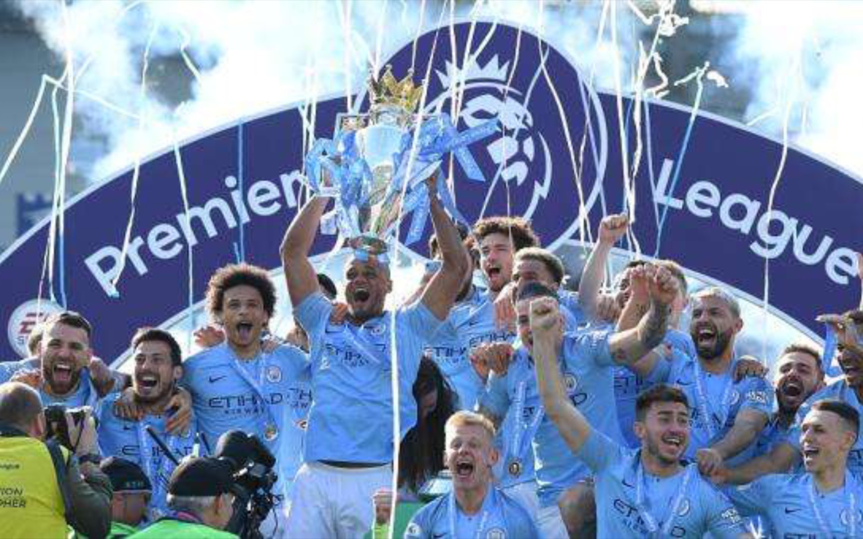 应球队并挖 应球队并挖